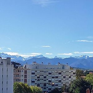 Apartmán Bienvenue Au Caton Tarbes Exterior photo