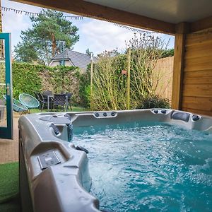 Vila Luxe Veluws Vakantiehuis Met Jacuzzi Lunteren Exterior photo