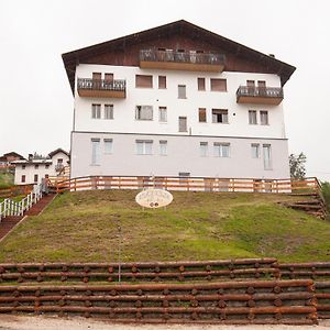 Hotel Alle Arce Domegge di Cadore Exterior photo