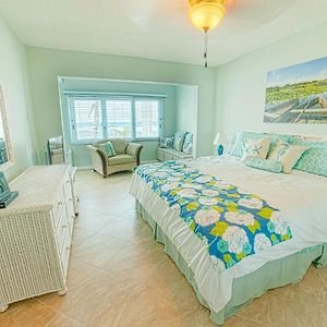 Apartmán Gorgeous Ocean Views! Welcome To Bella Breeze! Beachfront 2Br 2Ba Sion Farm Exterior photo