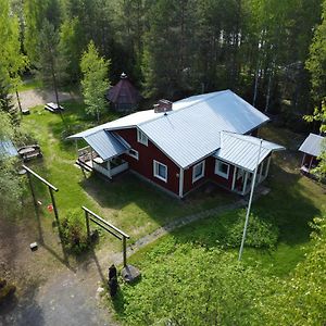 Vila Lomakoti Tuulensuoja Karvasjarvi Exterior photo