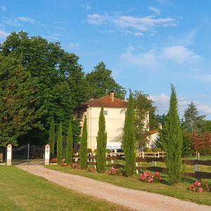 Bed and Breakfast Domaine Christanna Lisle-sur-Tarn Exterior photo