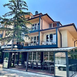 Family Hotel Kontesa Lozenec Exterior photo