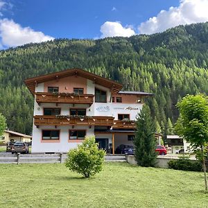 Bed and Breakfast Haus Alpina & Landhaus Schoepf Längenfeld Exterior photo