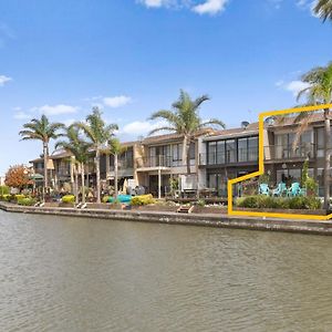 Vila Absolute Waterfront Marina Views Patterson Lakes Exterior photo