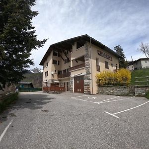 Hotel Auberge Le Valezan Exterior photo