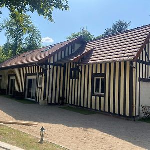 Apartmán Au Domaine Des Roches Saint-Pierre-en-Auge Exterior photo