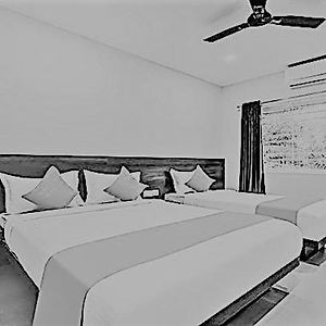 Fabhotel Inn & Suites Bengalúr Exterior photo