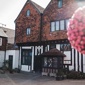 Vila Taylour House - Edenbridge, Sleeps 10, Historic, Unique Yet Modern Exterior photo