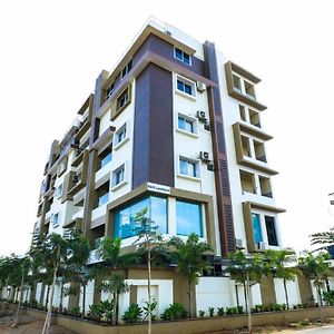 Hotel The Butterfly - Ramachandra Nagar Vijayawāda Exterior photo