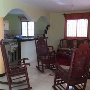 3 Bedroom 3 Bath. Air Conditioner In Room 1 Y 3. Barahona Exterior photo