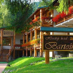 Hotel Bartoška Cremosne Exterior photo