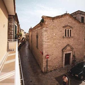 Hotel Le Dimore Degli Artisti Vico Mercatello Venosa Exterior photo