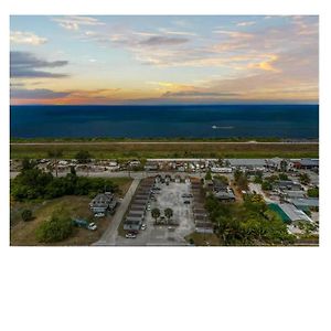 Apartmán Modern Studio Retreat With King Bed - Cozy Comfort Pahokee Exterior photo