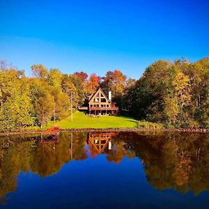 Vila Elk House Hideaway With Hot Tub Sauna & Lakefront Bergland Exterior photo