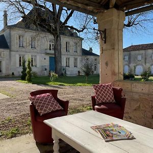 Bed and Breakfast Chateau De Varaize Exterior photo