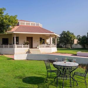 Stayvista'S The Cosy Countryside - Villa With Swimming Pool, Lawn & Indoor-Outdoor Games Džajpur Exterior photo