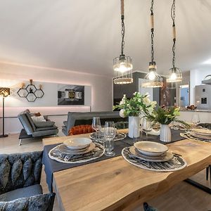 Apartmán Alpenflair / Luxury / 100Qm / Work / Travel / Netflix Penzberg Exterior photo