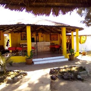 Hotel One Love Beach Bar Ghana Town Exterior photo