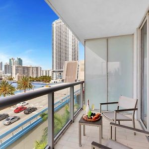 Apartmán Amazing Pool - Balcony - Gym - Near Beach Hallandale Beach Exterior photo