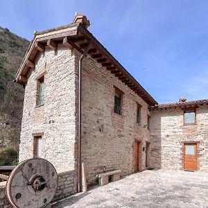 Gorgeous Apartment In Gubbio With Kitchen Exterior photo