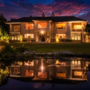 Hotel Oakview Hanmer Springs Exterior photo