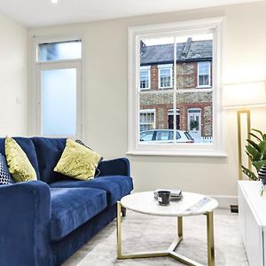 Apartmán City Elegance: Spacious 2Br For Urban Comfort Twickenham Exterior photo