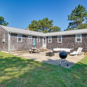 Vila Coastal Cape Cod Charmer Walk To Beach And Main St! West Dennis Exterior photo