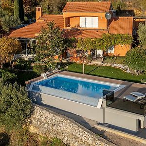 New ! Luxury Villa Euphoria With Heated Infinity Pool Solin Exterior photo