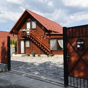 Hotel Садиба Арсентій Běrehovo Exterior photo