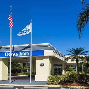 Days Inn By Wyndham Melbourne Exterior photo