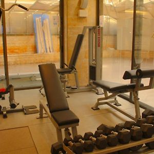 Kevens Single Room With Gym And Bar Džunija Exterior photo