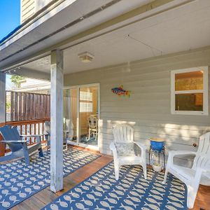 Well-Equipped Emerald Isle Townhome Pets Welcome! Exterior photo