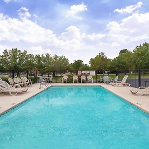 Motel Baymont By Wyndham Florence/Muscle Shoals Exterior photo