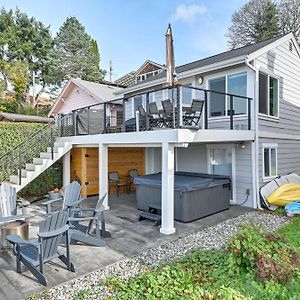 Coastal Pnw Home On Swimmable Beach With Hot Tub! Stanwood Exterior photo