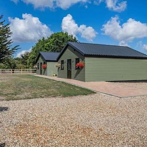 Vila Cabin Hideaways Mattishall Exterior photo