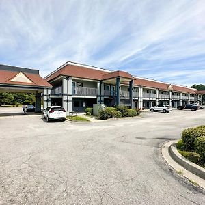 Executive Inn Ridgeway I-77 Exterior photo