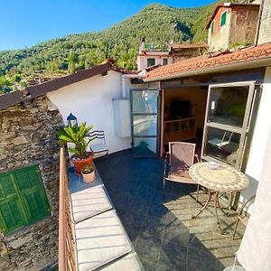 Vila Iconic Italian Townhouse W Rooftop Terrace, Pigna Exterior photo