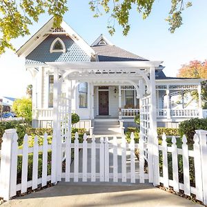 Vila Historic Luxury Queen Anne Victorian Winters Exterior photo