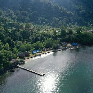 Hotel Ricky's Beach House Pasarsungai Nyala Exterior photo