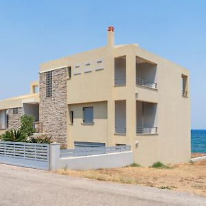 Vila Spacious Beachfront Maisonettes With Stunning Views & A Private Beach Monemvasía Exterior photo