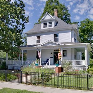 Vila 1915 Historic Cambridge Property With Fire Pit! Exterior photo