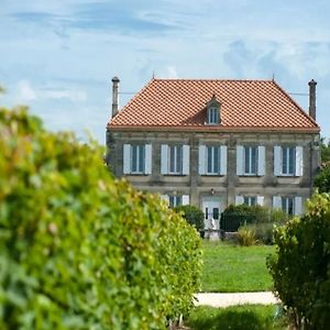 Vila Lovely Chateau 25 Min From Bordeaux Cézac Exterior photo