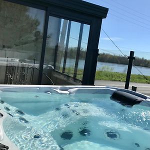 Apartmán Jacuzzi Et Vue Sur Loire - Maison D'Hotes L'Odyssee La Chapelle-sur-Loire Exterior photo