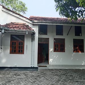 Apartmán Shalom Residencies Negombo Exterior photo