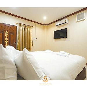 Hotel The Crystal Ranong No101 Ban Lum Than Exterior photo