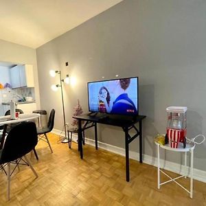 Apartmán Affordable Cuttie 4 Persons 2 Beds In Downtown Montreal Exterior photo