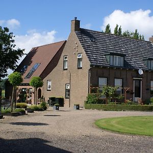 Bed and Breakfast Bed & Breakfast De Kienstee Schoondijke Exterior photo