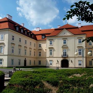 Hotel Zámek Napajedla Exterior photo