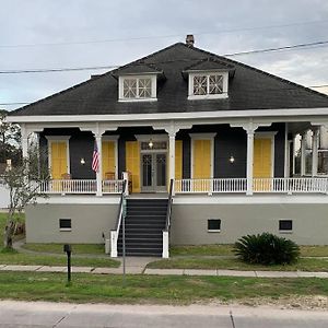 Vila Historic Mansion Arabi Exterior photo